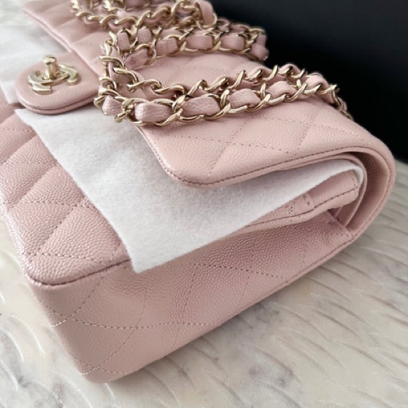 CHANEL CLASSIC FLAP BAG (AUTHENTIC) - Picture 4 of 13